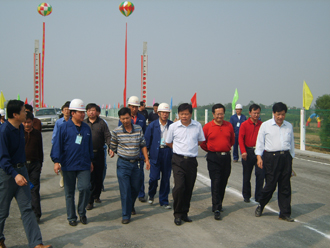 武汉天顺钢材有限公司参与建设的武襄铁路施工现场